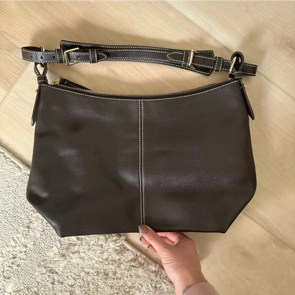 Dooney & Bourke Shoulder Bag Hobo Style Black Brown Leather Zipper Adjustable - Picture 2 of 6